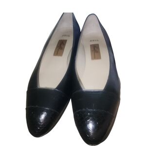 Amalfi by Rangoni Black Leather Snakeskin Cap Toe Flats -  - Size 7.5